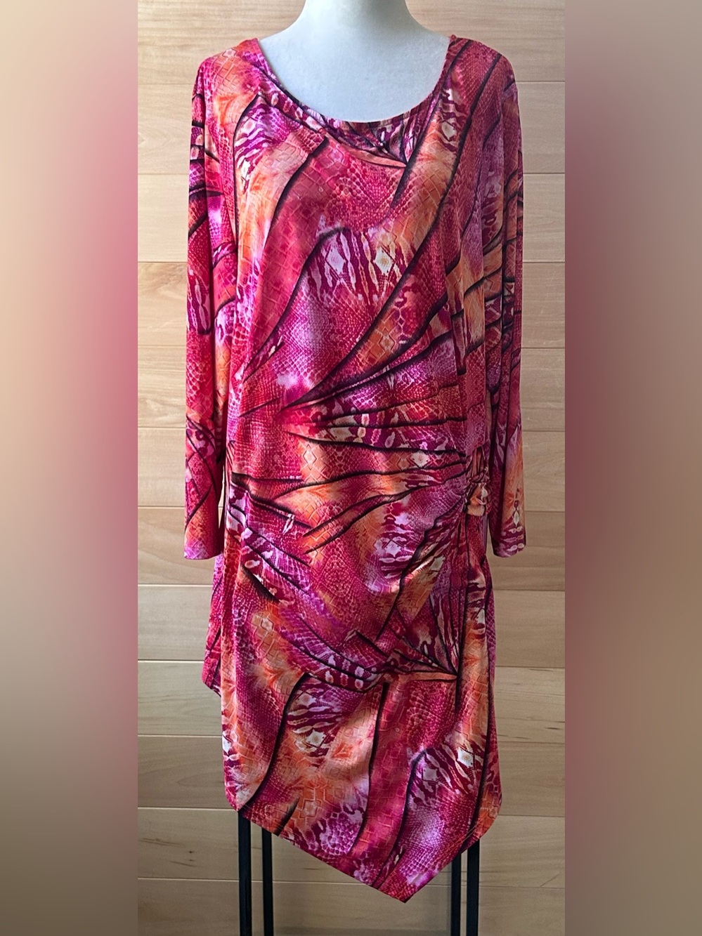 Nygard Bold Print Asymmetrical Tunic Top Size XL fuchsia orange peach abstract